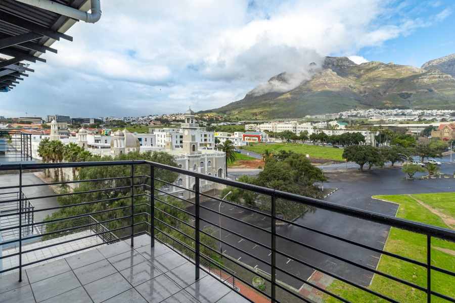 1 Bedroom Property for Sale in Zonnebloem Western Cape